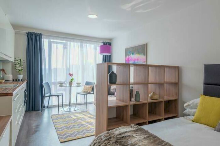 1 Bedroom Apartment To Rent In St John's Road Leeds, LS3