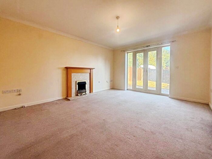 2 Bedroom Town House To Rent In Old Oaks View, Doncaster Road, Barnsley, S70