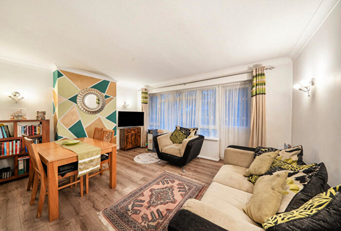 2 Bedroom Apartment For Sale In The Paddocks, Wembley, HA9