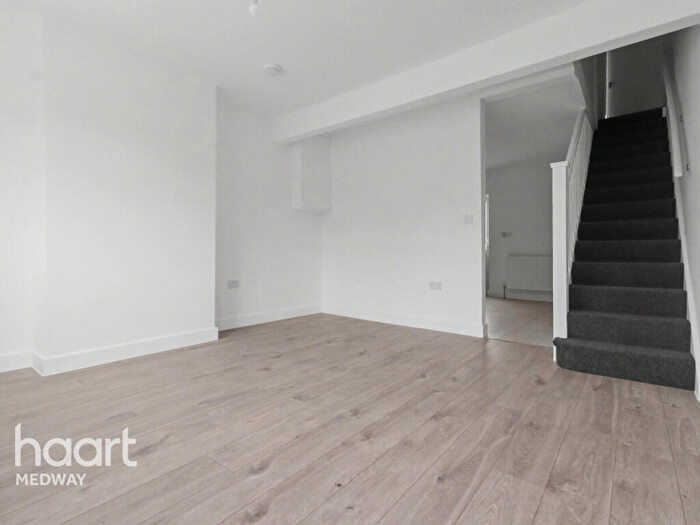 3 Bedroom Terraced House To Rent In Wainscott Road, Rochester, ME2