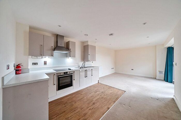 2 Bedroom Flat For Sale In Bessemer Road, Welwyn Garden City, Hertfordshire, AL7