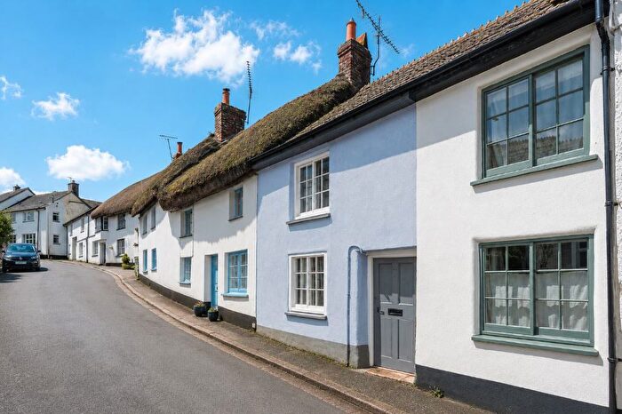 2 Bedroom Cottage For Sale In High Street, Hatherleigh, EX20