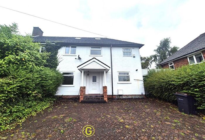 4 Bedroom Semi-Detached House To Rent In Blackberry Lane, Four Oaks, B74