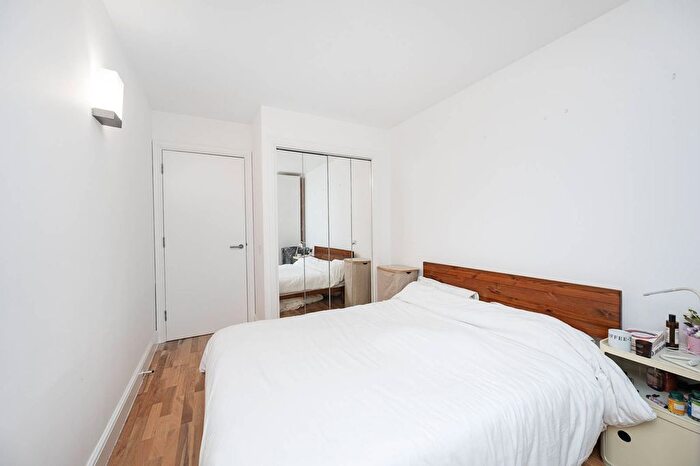 1 Bedroom Flat To Rent In Plumbers Row, Aldgate, London, E1