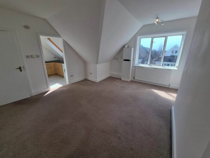 1 Bedroom Flat To Rent In Templars Avenue, London, NW11