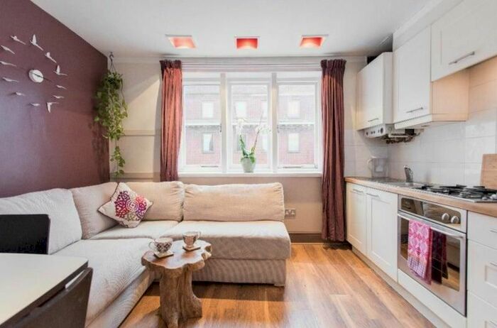 2 Bedroom Flat To Rent In Theobalds Road, Chancery Lane, Holborn, Farringdon, London, WC1X