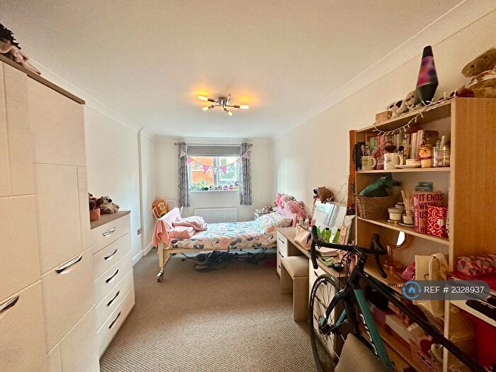 2 Bedroom Flat To Rent In Garden Mews, Harrogate, HG2