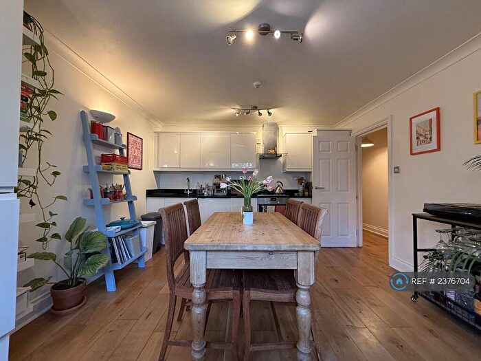 2 Bedroom Flat To Rent In Mount Pleasant Lane, London, E5