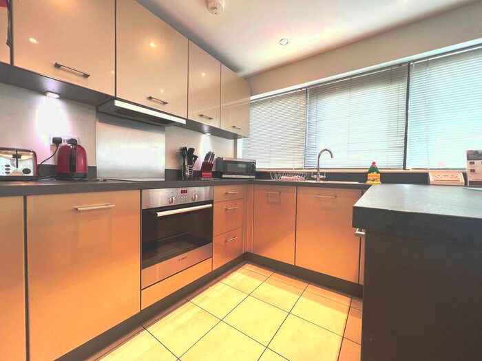 1 Bedroom Flat To Rent In The Ring, Bracknell, RG12