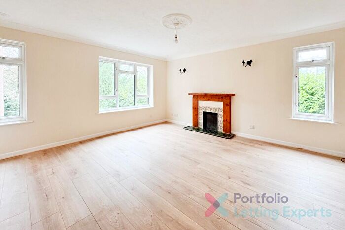 2 Bedroom Flat To Rent In Professionals! Just Refurbished Spacious Bedroom Flat With Underground Parking - Moat Court, Branksome Wood Road!, BH4