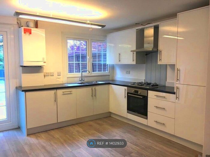 3 Bedroom Terraced House To Rent In The Croft, Marlow, SL7