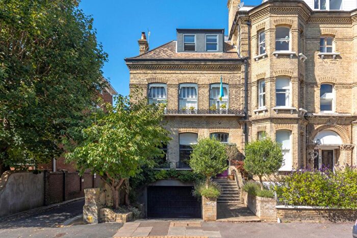 5 Bedroom Semi Detached House For Sale In Wilbury Road, Hove, BN3