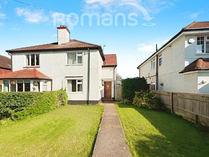 3 Bedroom Semi-Detached House To Rent In Stroud Farm Road, SL6