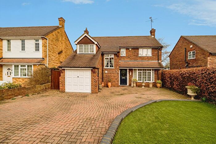 5 Bedroom Detached House For Sale In Walker Road, Maidenhead, SL6
