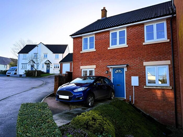 4 Bedroom Semi-Detached House To Rent In Devonshire Rise, Tiverton, EX16