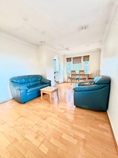 2 Bedroom Flat To Rent In Page Street, Mill Hill, London, NW7
