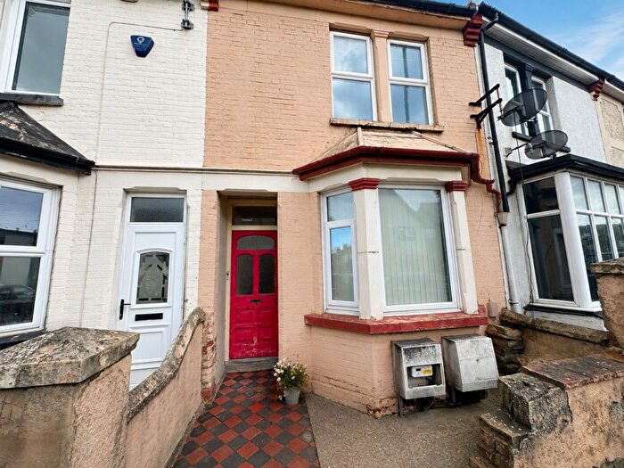 1 Bedroom Flat To Rent In Canterbury Street, Gillingham, ME7