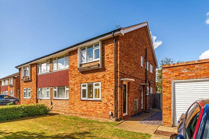 2 Bedroom Maisonette For Sale In Nightingale Drive, West Ewell, KT19