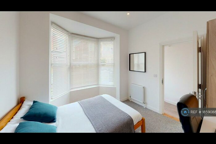 6 Bedroom Terraced House To Rent In Montgomerie Road, Southsea, PO5