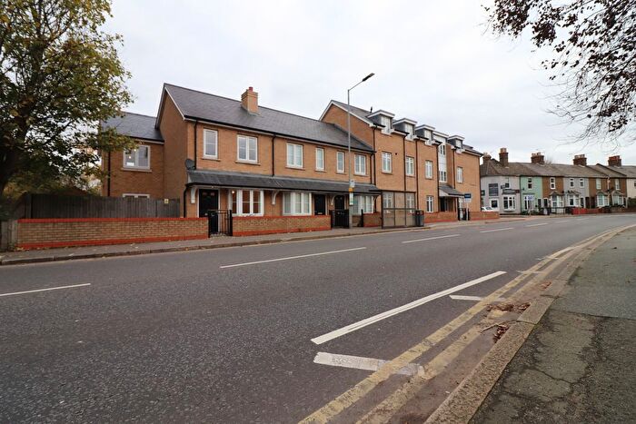 3 Bedroom End Terrace House To Rent In Rainsford Road, Chelmsford, CM1