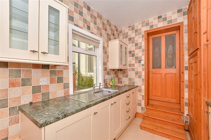 3 Bedroom Semi Detached House For Sale In Clarendon Road, Dover, Kent, CT17