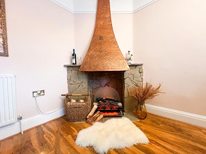 4 Bedroom Semi-Detached House To Rent In St. Barnabas Road, Woodford Green, IG8