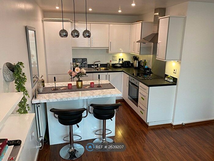 1 Bedroom Flat To Rent In Burgoyne House, Brentford, TW8