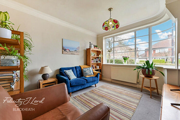 4 Bedroom Semi-Detached House For Sale In Mereworth Drive, London, SE18