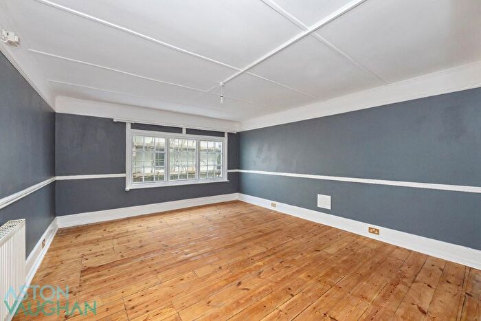 3 Bedroom Flat To Rent In Gloucester Place, Brighton, BN1