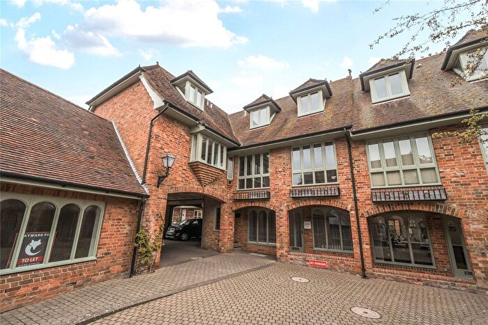 2 Bedroom Flat To Rent In Roundhouse Court, Lymington, Hampshire, SO41