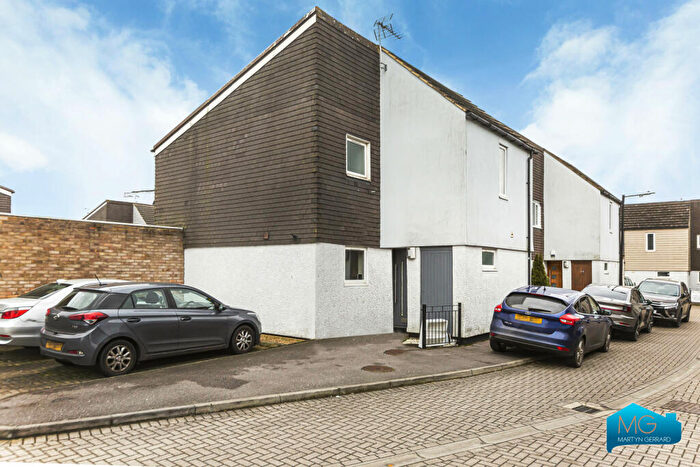 3 Bedroom End Of Terrace House To Rent In Millson Close, Whetstone, London, N20