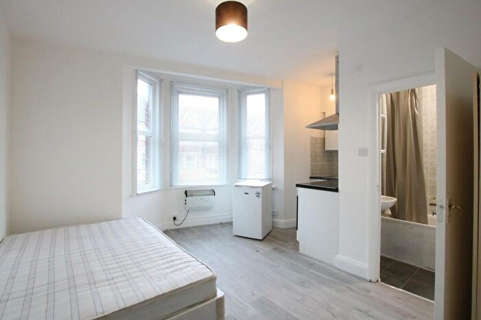 Studio To Rent In High Road, Wembley, Middlesex, HA0