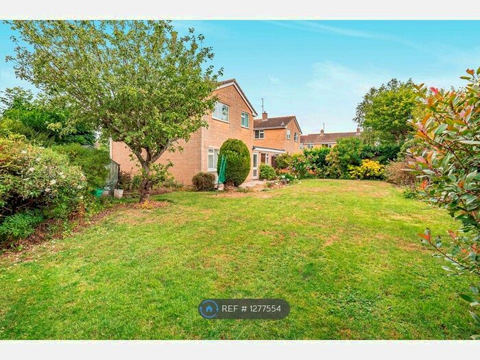 3 Bedroom Detached House To Rent In Gallops Lane, Cheltenham GL52