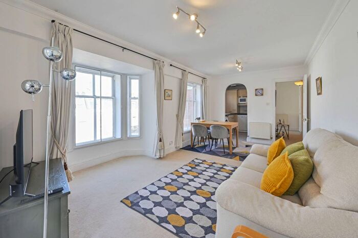1 Bedroom Flat For Sale In Vincent Square, Victoria, London, SW1P