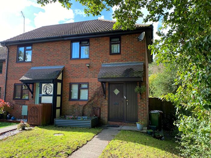 3 Bedroom End Of Terrace House For Sale In Medhurst Close, Chobham, Woking, GU24