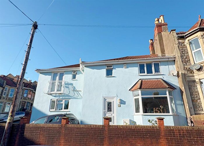 4 Bedroom End Of Terrace House For Sale In Queens Road, Knowle, Bristol, BS4