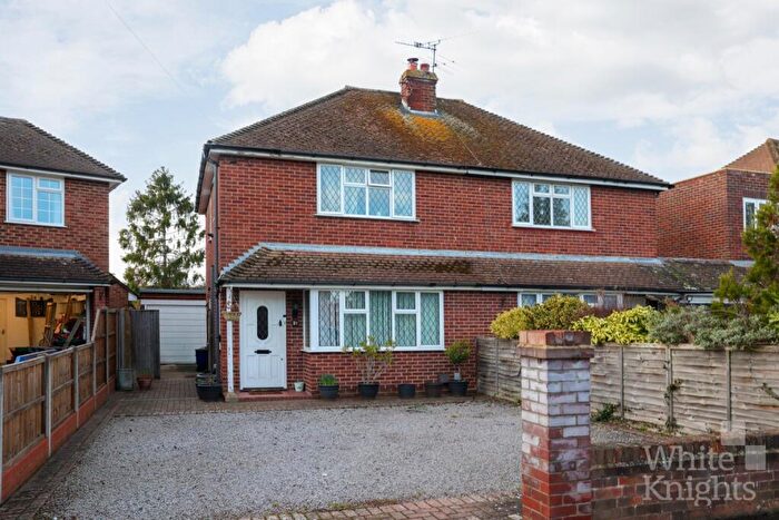 3 Bedroom Semi-Detached House For Sale In Wyndham Crescent, Woodley, Reading, Berkshire, RG5