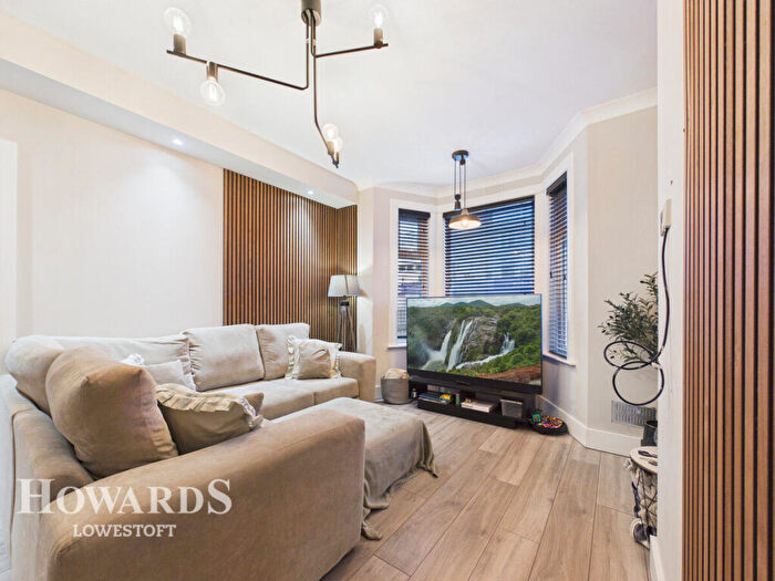 3 Bedroom Terraced House For Sale In Bridge Road, Oulton Broad, NR32