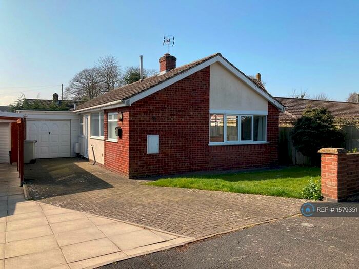3 Bedroom Bungalow To Rent In St. Marys Crescent, Manby, Louth, LN11