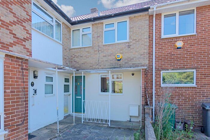 2 Bedroom Terraced House For Sale In St. Stephens Road, Barnet, EN5