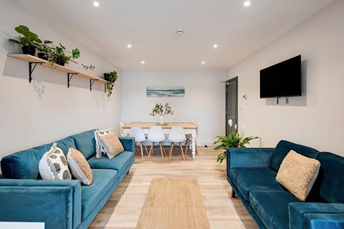 8 Bedroom Semi-Detached House To Rent In Mackie Grove, Bristol, BS34