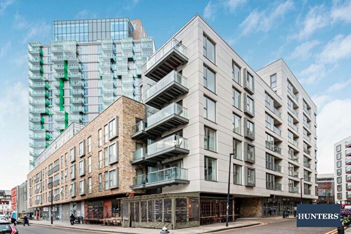 2 Bedroom Apartment To Rent In Sclater Street, London, E1