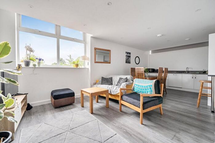 2 Bedroom Flat For Sale In Frome, BA11