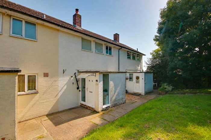 2 Bedroom Terraced House For Sale In Harefield! Popular Location! Separate Kitchen!, SO18