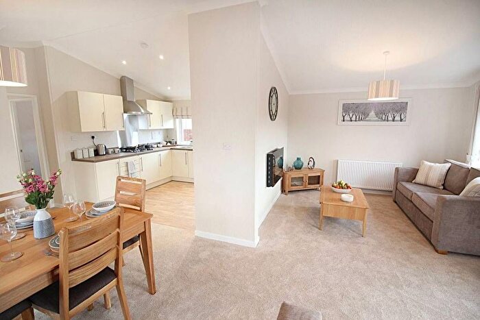 2 Bedroom Mobile/park Home For Sale In Chesters Croft, Cheadle Hulme, Cheadle, SK8