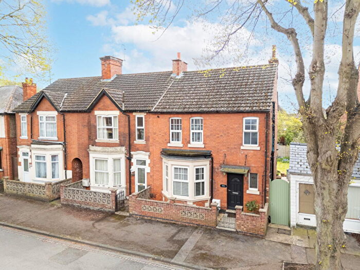 3 Bedroom Semi Detached House For Sale In Kingsley Avenue, Kettering, NN16