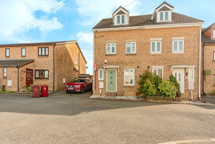 3 Bedroom Semi-Detached House For Sale In Apex Close, Burnley, Lancashire, BB11