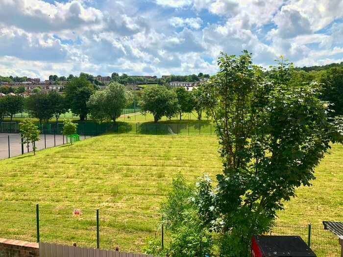 4 Bedroom Flat To Rent In Firth Park Road, Sheffield S5