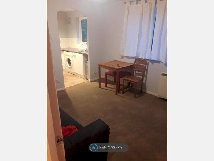 1 Bedroom Flat To Rent In Bridge Meadows, London, SE14