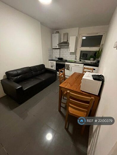 2 Bedroom Flat To Rent In Lewisham Way, New Cross, SE14